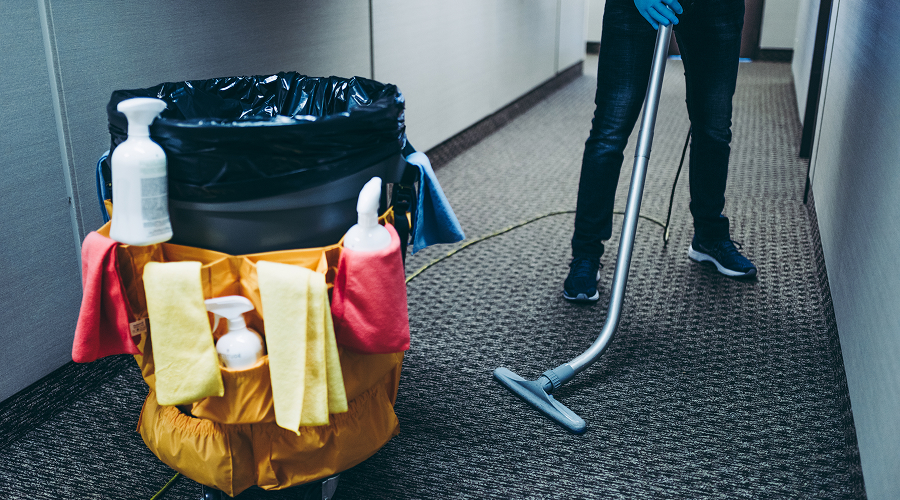 Janitorial &<br />
Facility Supplies